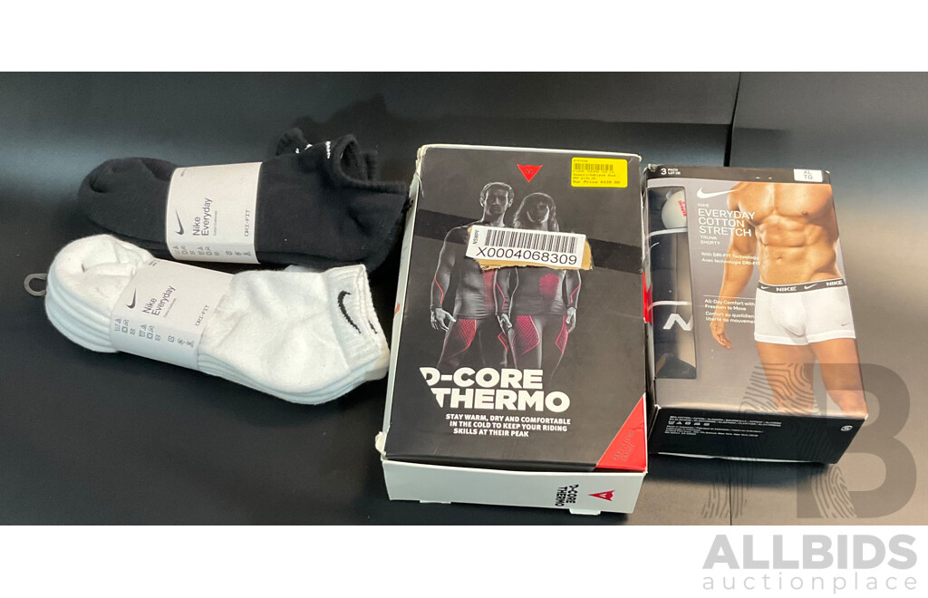 D-CORE Thermo Tee Size XS/S & NIKE Sockes & Trunks Set