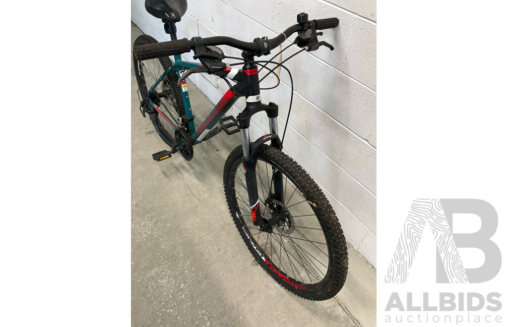 Polygon Cascade Mountain Bike (Size M)