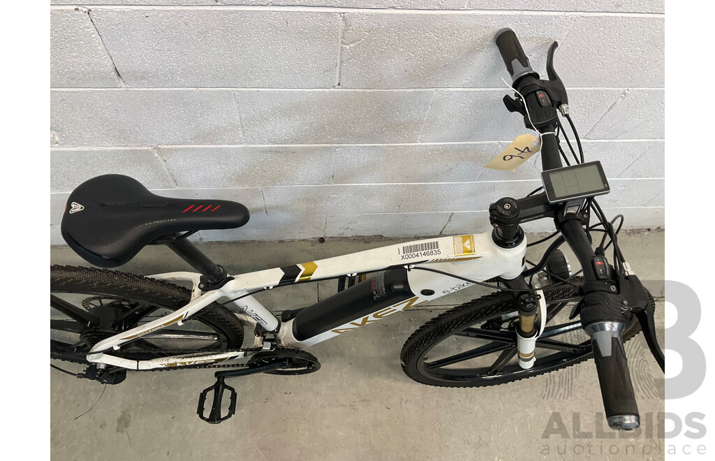 Akez E-Bike (41cm Frame)