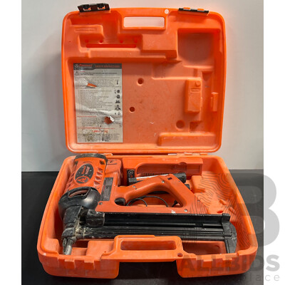 RAMSET TF1200 TrakFast Gas Nailer WithCase