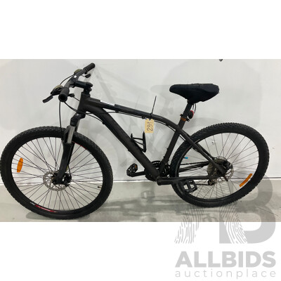 Specialised Mountain Bike (49cm Frame)