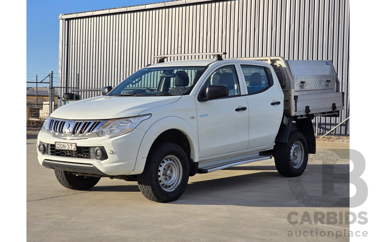 9/2015 Mitsubishi Triton GLX (4x4) MQ MY16 4d Dual Cab Chassis White Turbo Diesel 2.4L