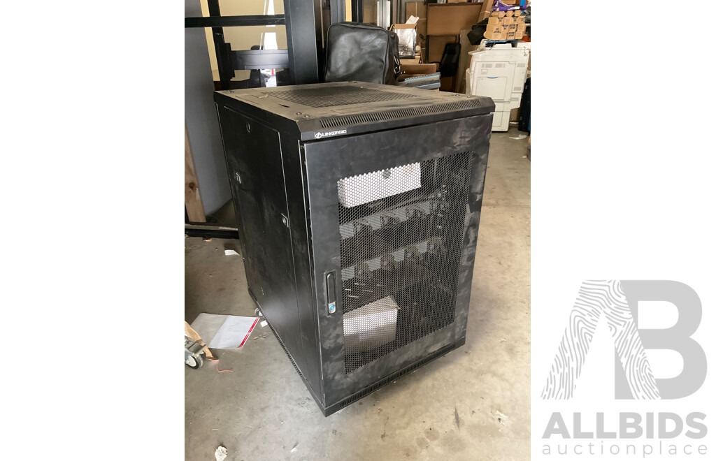 Lockable Computer Server Cabinet