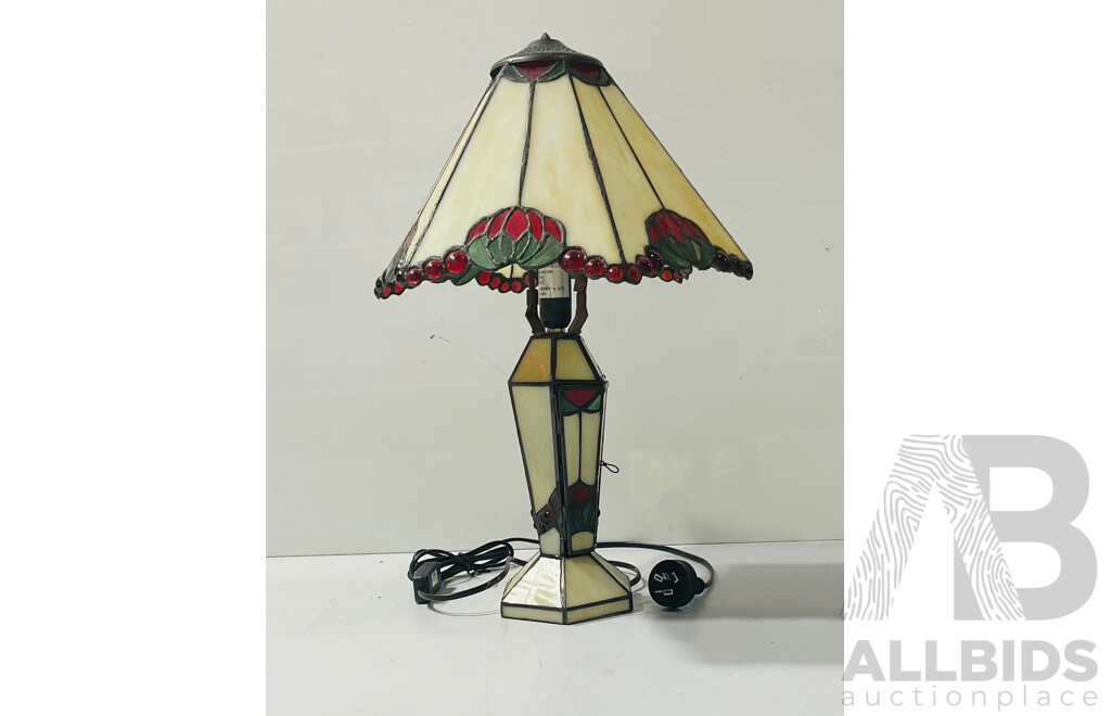 Tiffany Style Stained Faux-glass Lamp