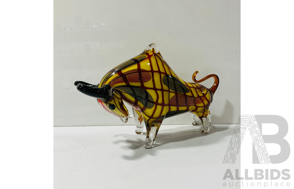 Large Art Glass Bull with Interesting Pattern