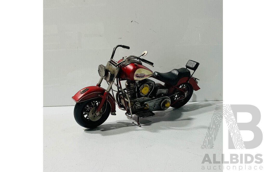 Metal Hand-painted Display Soft-tail Motorcycle
