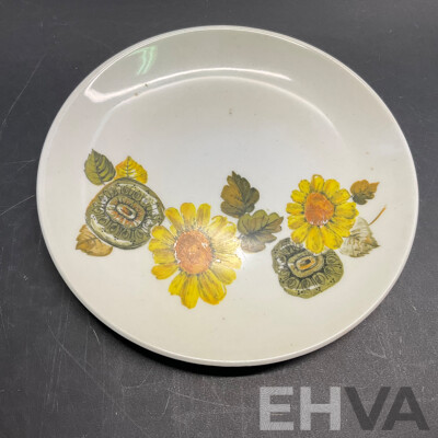 Vintage JOHNSON of AUSTRALIA  Dinnerware - Snowhite Daisy Pattern