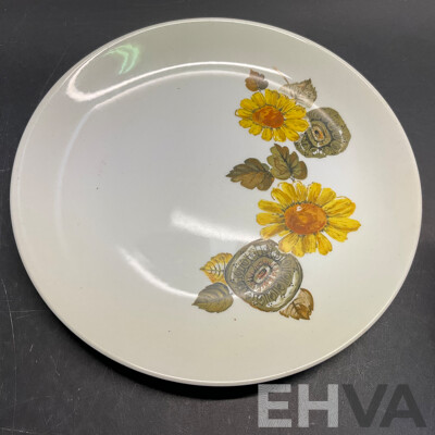 Vintage JOHNSON of AUSTRALIA  Dinnerware - Snowhite Daisy Pattern