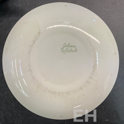 Vintage JOHNSON of AUSTRALIA  Dinnerware - Snowhite Daisy Pattern