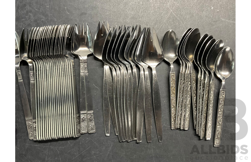 Large Collectable of Cutlery