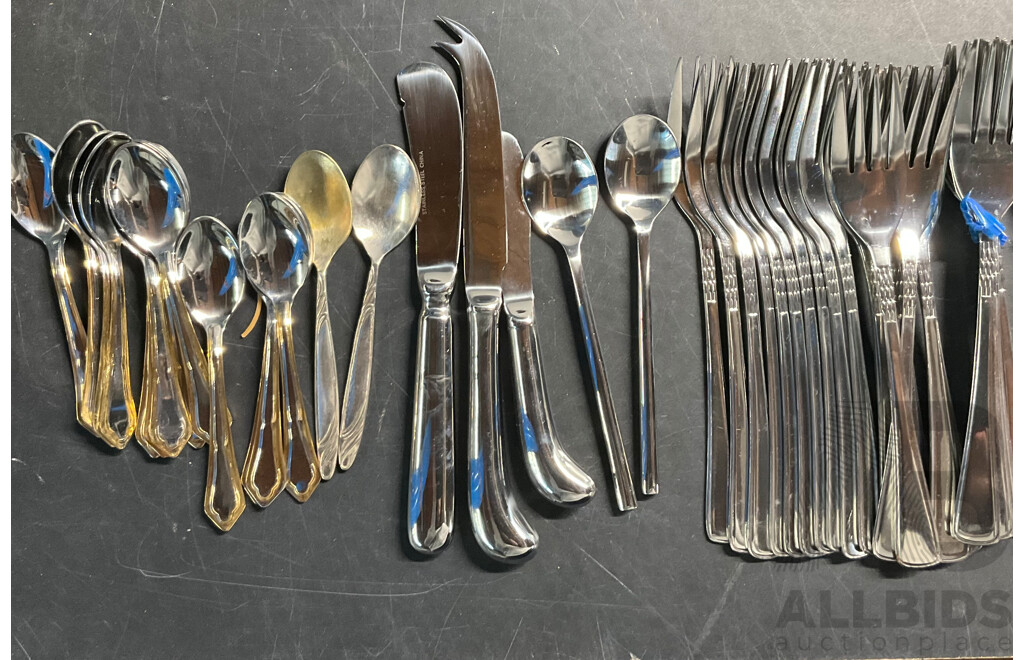 Large Collectable of Cutlery