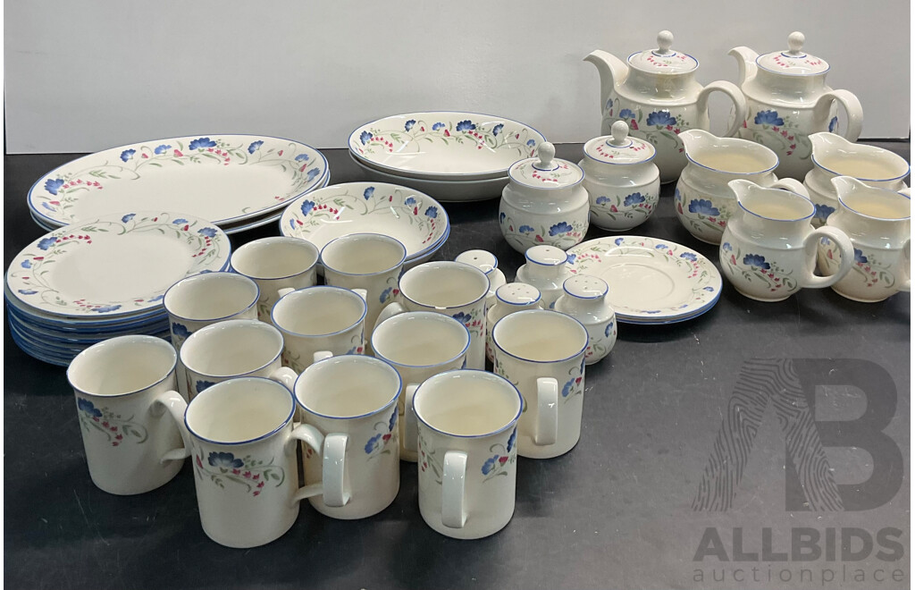 ROYAL DOULTON Windermere Expressions 39 Piece Included Tableware/ Mugs/Teapot and More