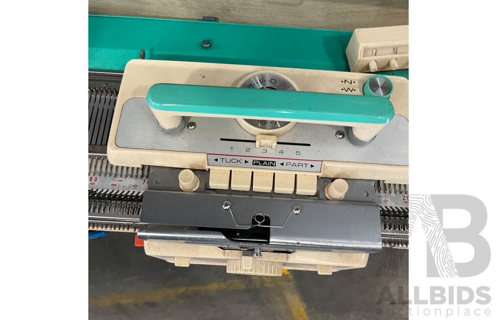 Vintage EMPISAL KR-680 Knitting Machine