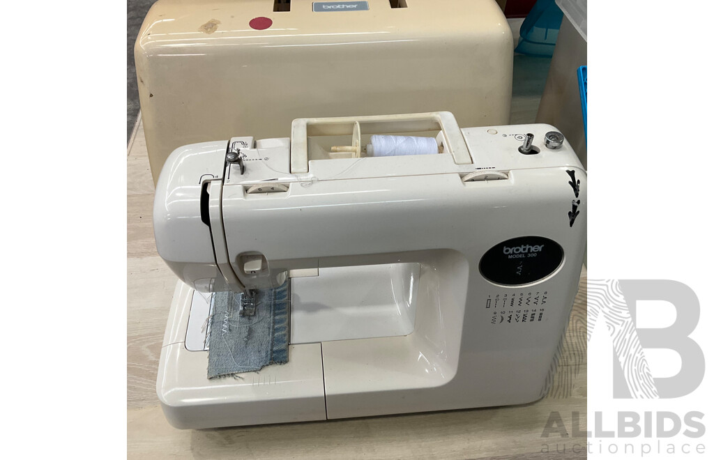 BROTHER 300 Sewing Machine & Large Lot of Sewing Tools/Accessories