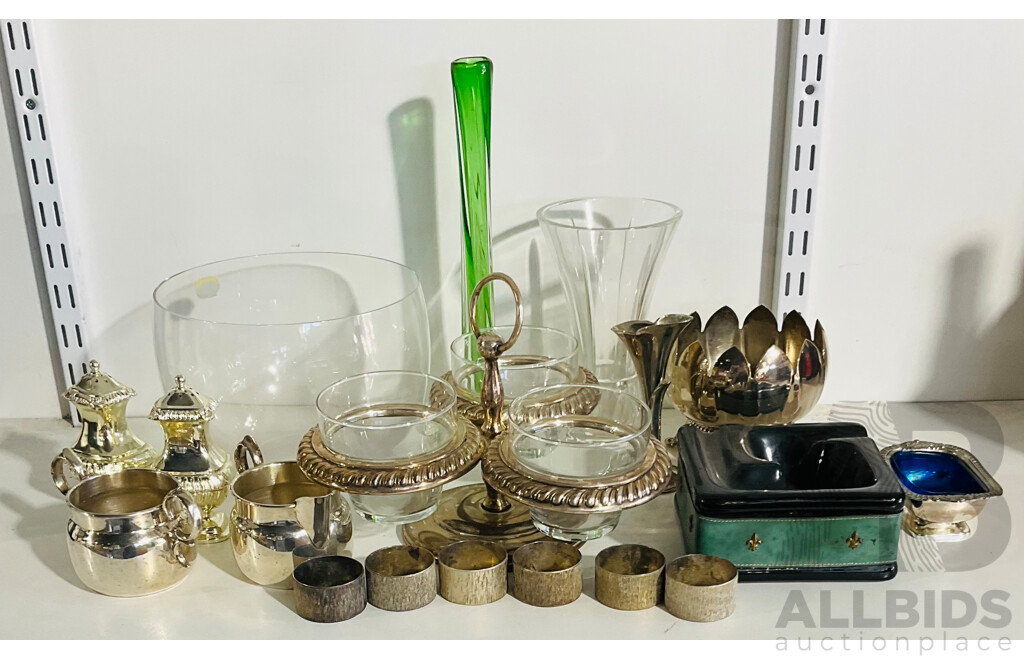 Collection of Vintage Glass and Silver Plate Homeware Including Art Glass Vase, Pair of Silver Plate Jugs and More