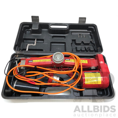 Auto XS 12 Volt 4WD Scissor Car Jack