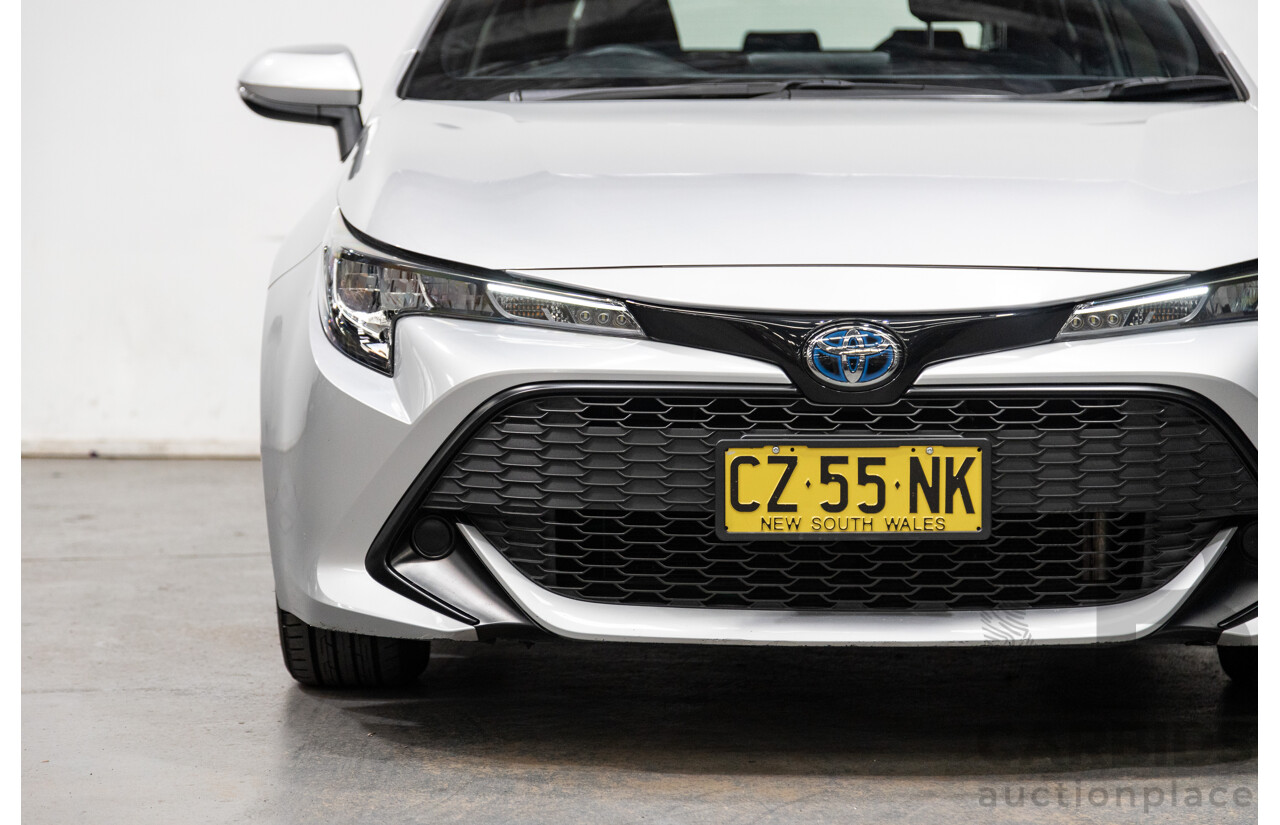 11/2020 Toyota Corolla Ascent Sport Hybrid ZWE211R MY21 4d Hatch Silver Pearl Metallic 1.8L / 90kW Hybrid