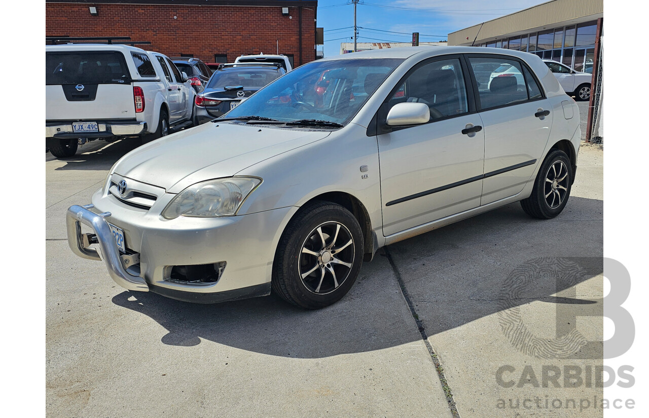 8/2005 Toyota Corolla Ascent SECA ZZE122R 5d Hatchback Silver 1.8L