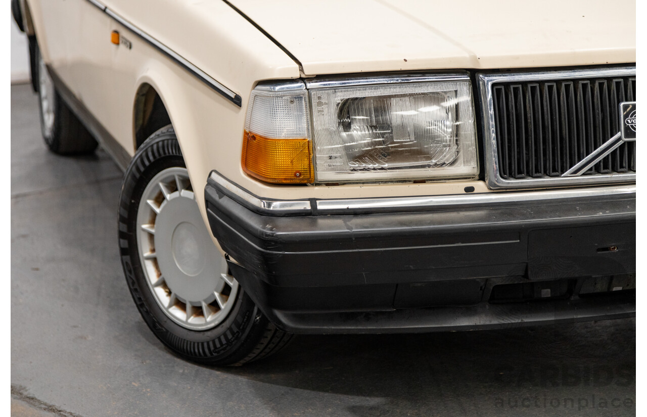 7/1989 Volvo 240 GL 4d Sedan Beige 2.3L