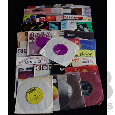 Collection Approx 50 Vintage Seven Inch Singles Including the Dirt Band, Colleen Hewitt and Much More