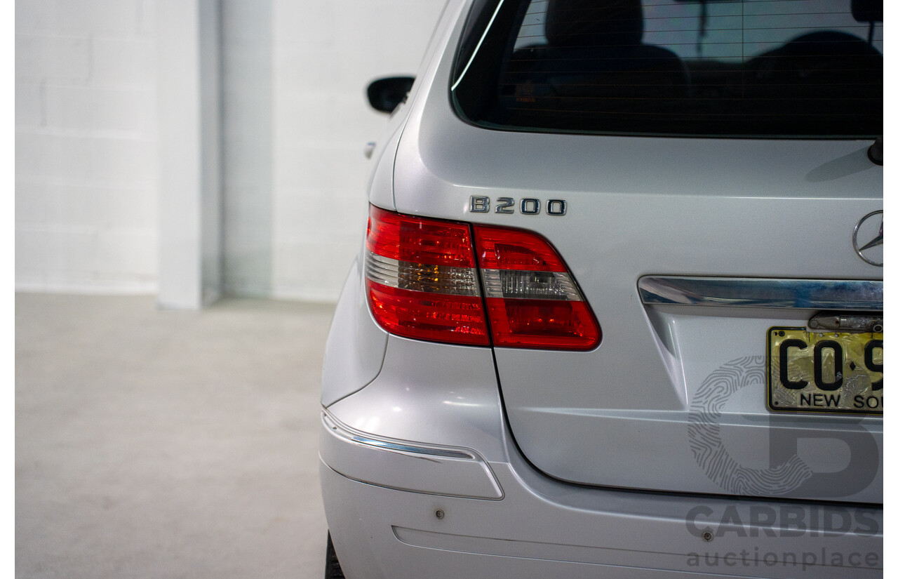 9/2005 Mercedes-Benz B200 245 5d Hatchback Polar Silver 2.0L