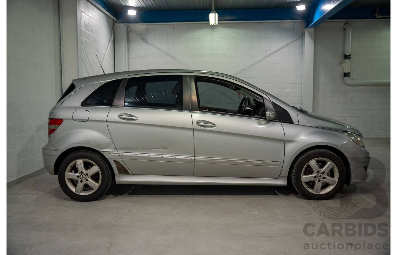 9/2005 Mercedes-Benz B200 245 5d Hatchback Polar Silver 2.0L