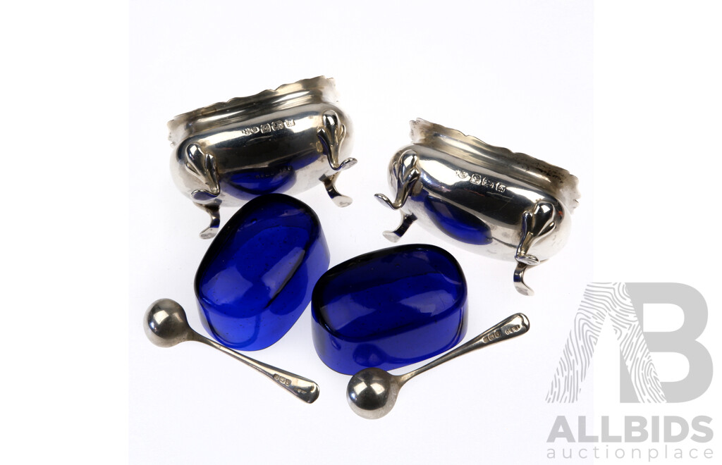 Sterling Silver Edwardian Pair of Salt Cellars with Cobalt Glass Liners and Original Spoons, Birmingham Date Hallmarked 1909