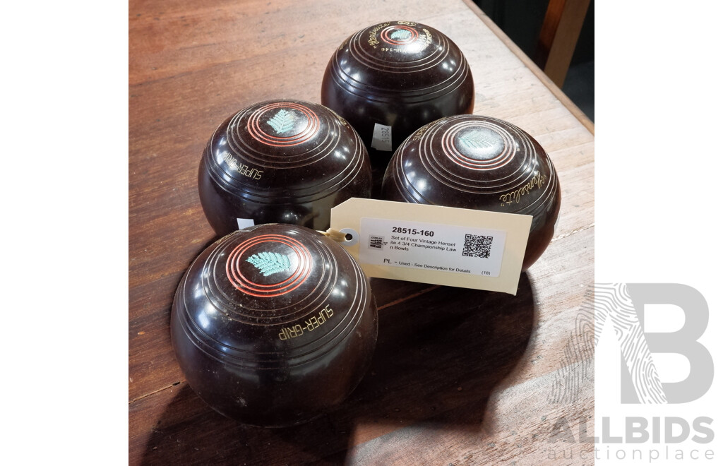 Set of Four Vintage Henselite 4 3/4 Championship Lawn Bowls