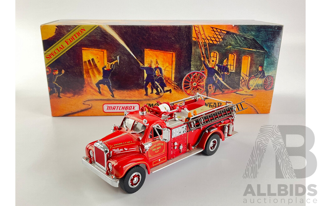 Matchbox Models of Yesteryear Fire Engine Series 1956 Mack B95 Pumper (YYM35810)