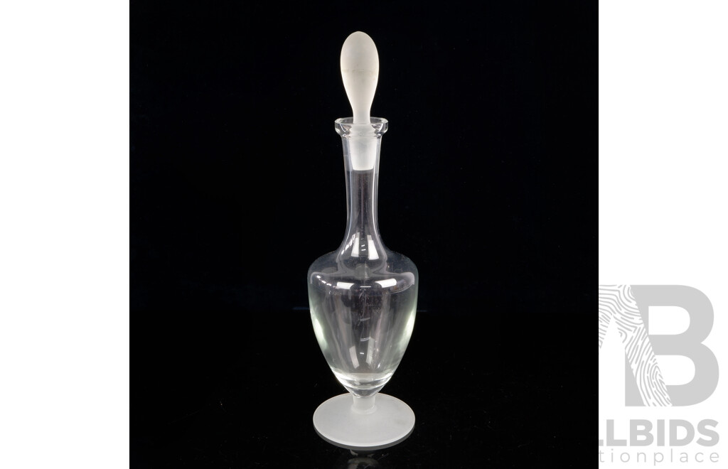 Retro Footed Glass Decanter with Frosted Glass Stopper