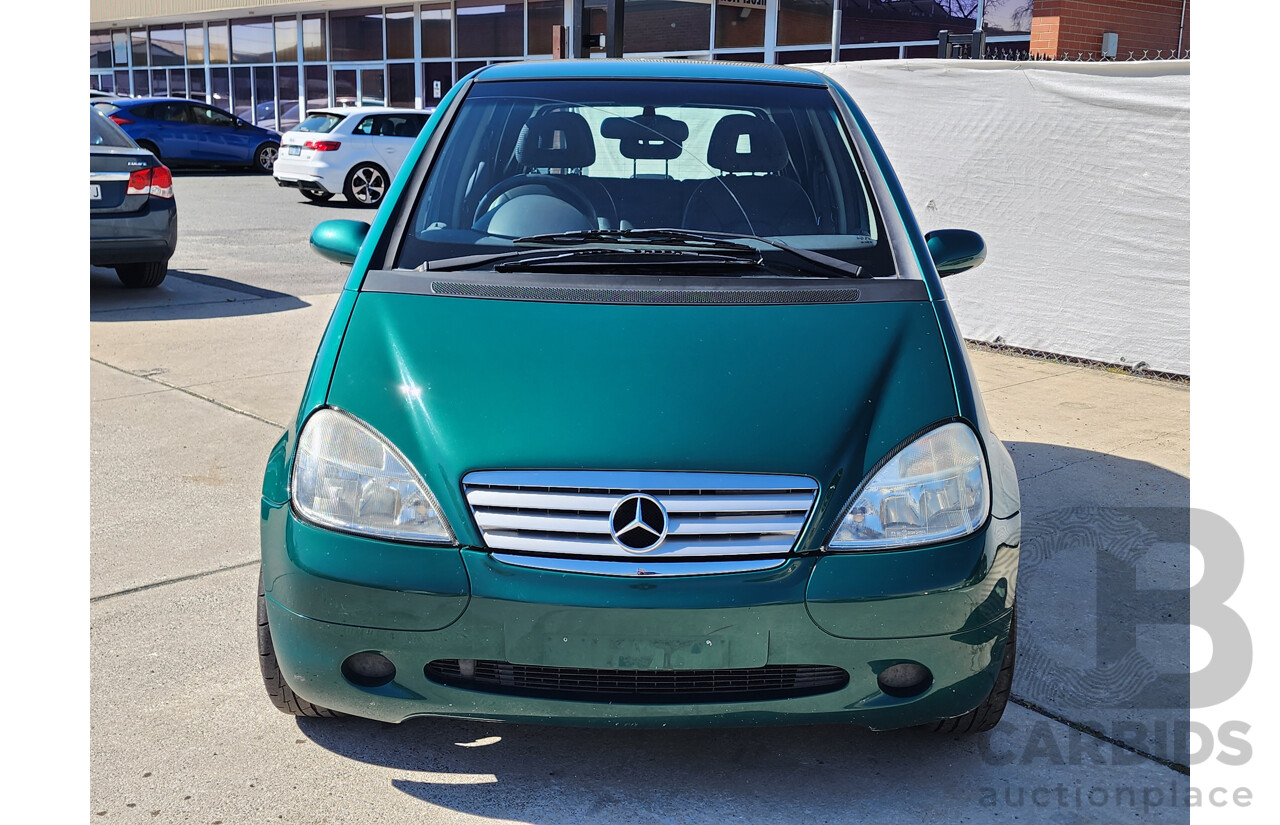 2/2001 Mercedes-Benz A190 Avantgarde W168 5d Hatchback Green 1.9L