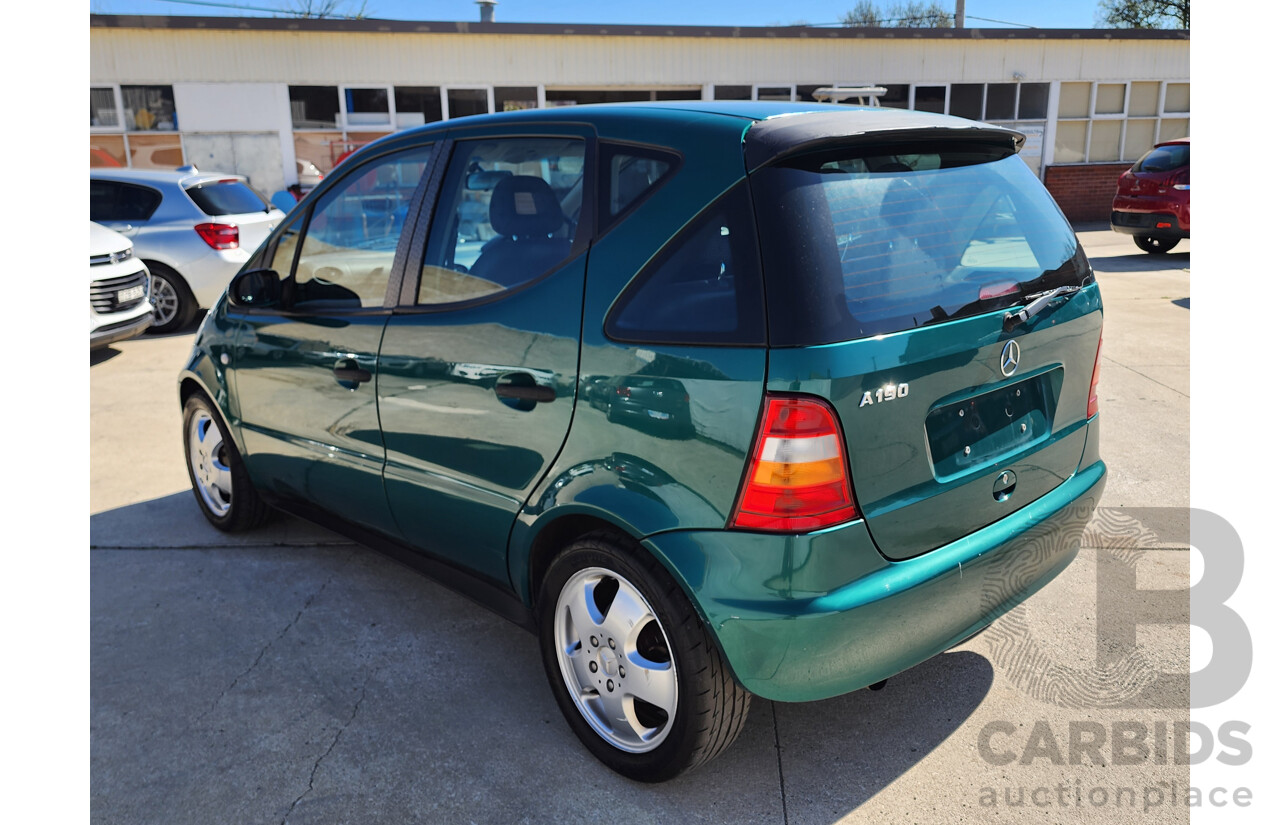 2/2001 Mercedes-Benz A190 Avantgarde W168 5d Hatchback Green 1.9L