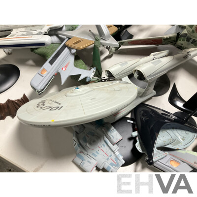 Star Trek Display Models Including the U.S.S Enterprise NCC-1701 and U.S.S Voyager NCC-765