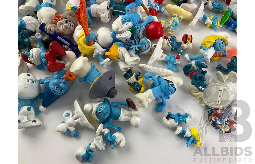 Collection of Smurf Plush Toys, Display Figures, Cups and Cookie Jar