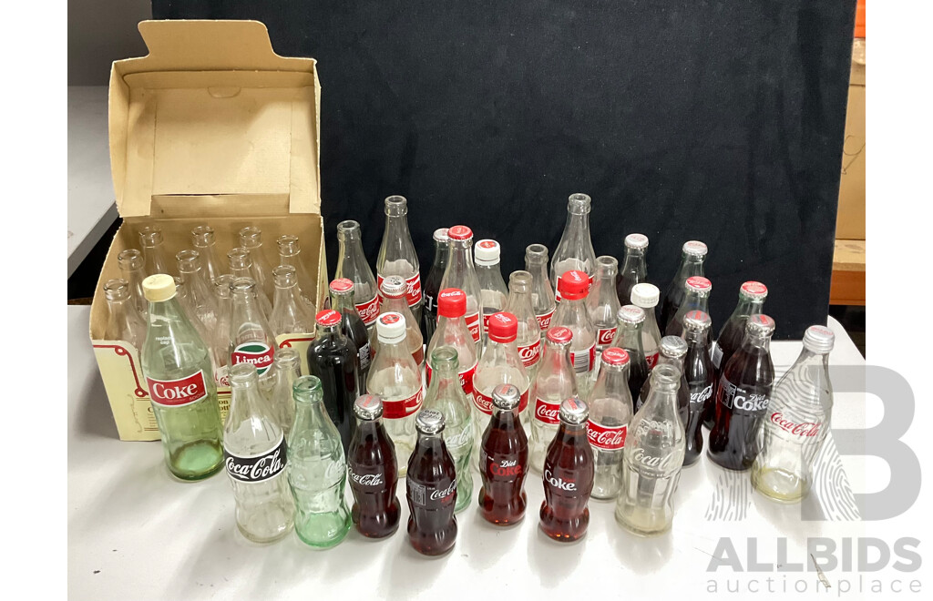 Collection of Vintage and Collectable Coke Bottles Including 1987 America's Cup