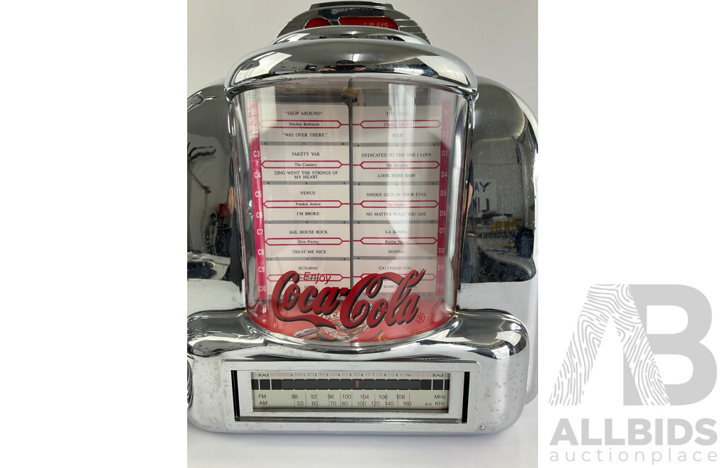 Coca Cola 1950's Jukebox Stlye AM/FM/Tape Player with Chrome Petrol Bowser Drink Dispenser