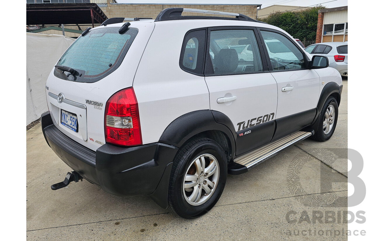 2/2006 Hyundai Tucson Elite  4d Wagon White 2.7L