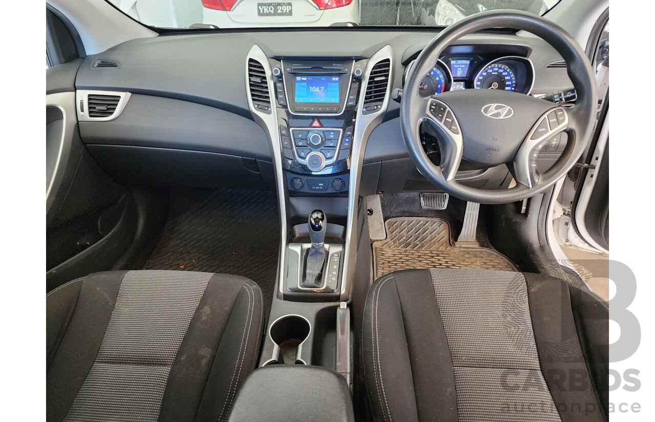 2/2015 Hyundai i30 Active GD3 SERIES 2 5d Hatchback White 1.8L