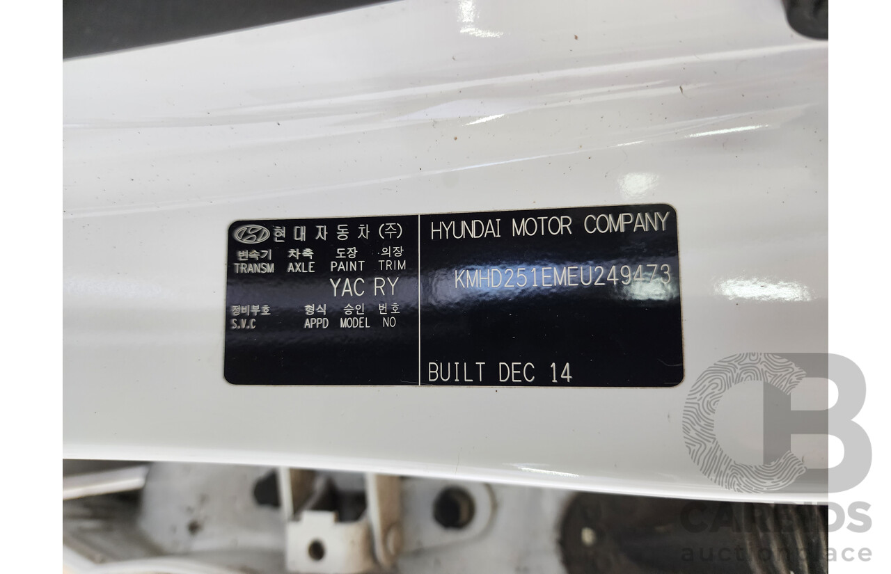2/2015 Hyundai i30 Active GD3 SERIES 2 5d Hatchback White 1.8L