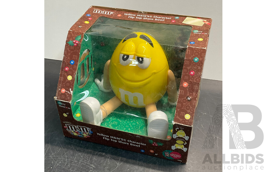 M&M's Red & Yellow Character Flip Top Share Bowls