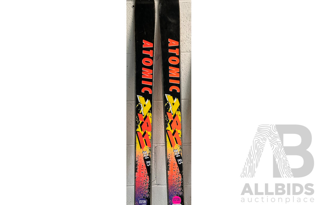 DYNASTAR,ATOMIC Ski Board & SCOTT Ski Poles & Revolutions Ski Boots Attachment