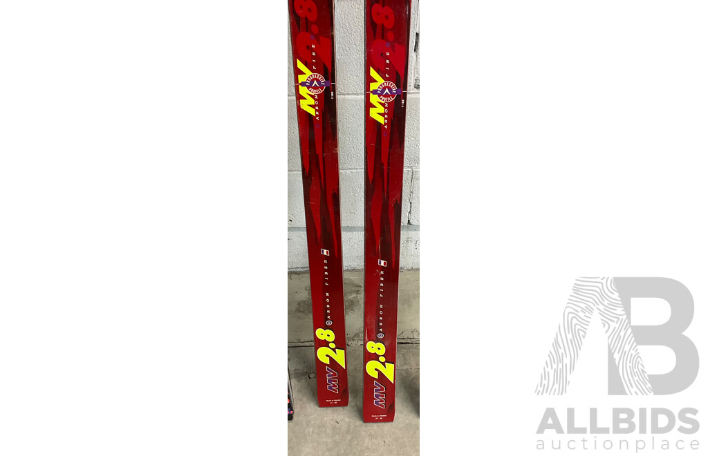 DYNASTAR,ATOMIC Ski Board & SCOTT Ski Poles & Revolutions Ski Boots Attachment