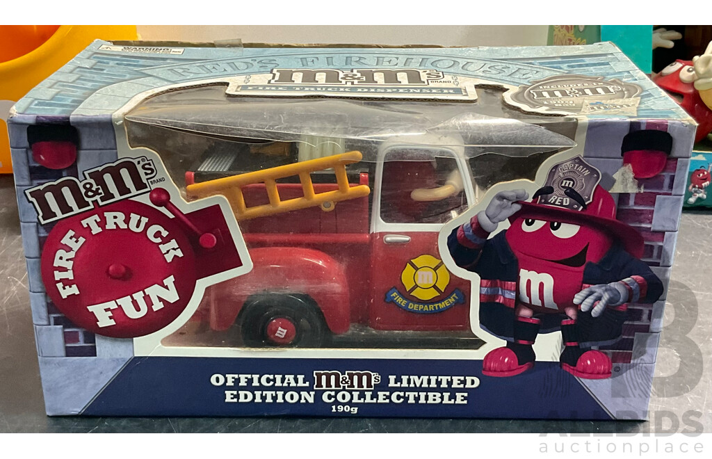 M&M's Golf Fanatics, Limited Edition Fire Truck Fun Collectible, WIld Adventures & Yellow M&M Figure