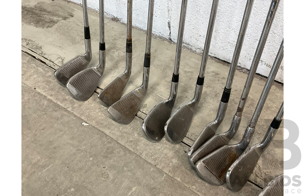 20x Golf Clubs - Irons, Wedges, Driver and Ball Collector