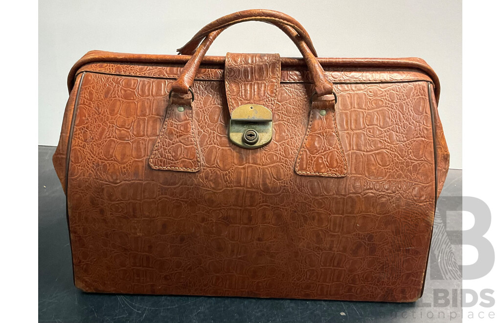 2x Vintage Duffle Bags & Briefcase