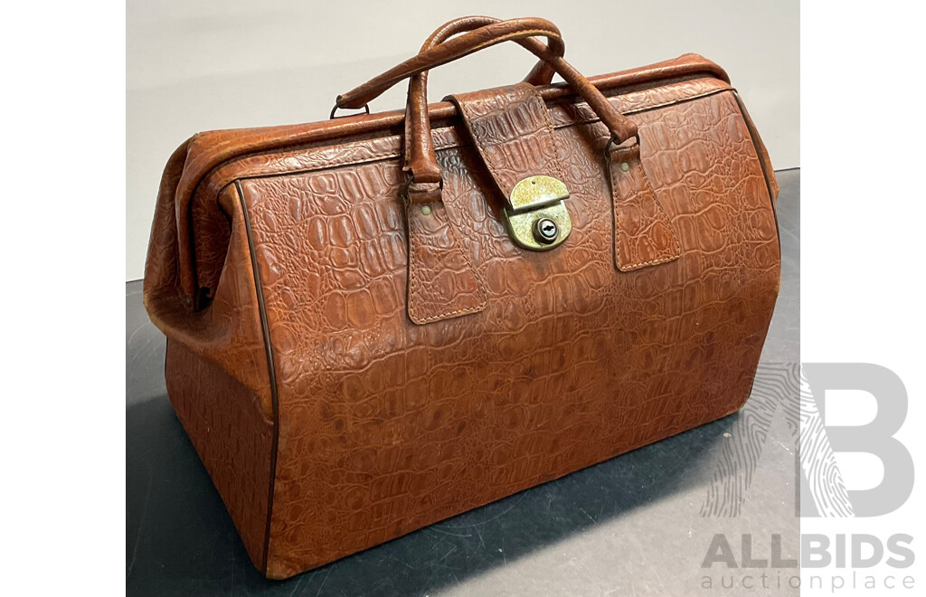 2x Vintage Duffle Bags & Briefcase