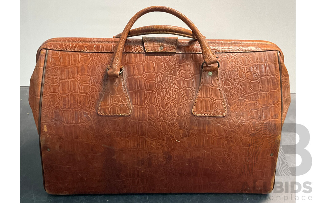 2x Vintage Duffle Bags & Briefcase