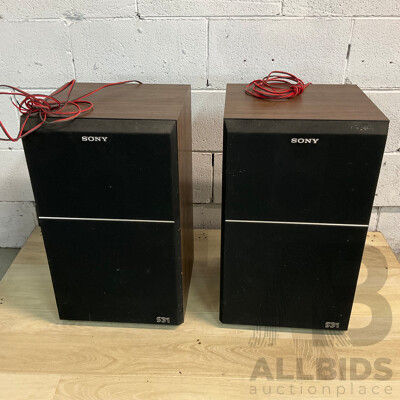 Pair of SONY Speaker &  Assorted Vintage Stereo Equipment 