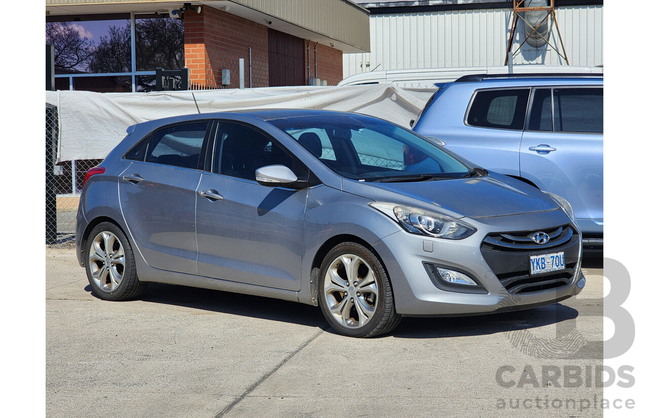 8/2014 Hyundai i30 Premium GD MY14 5d Hatchback Silver Or Chrome 1.8L