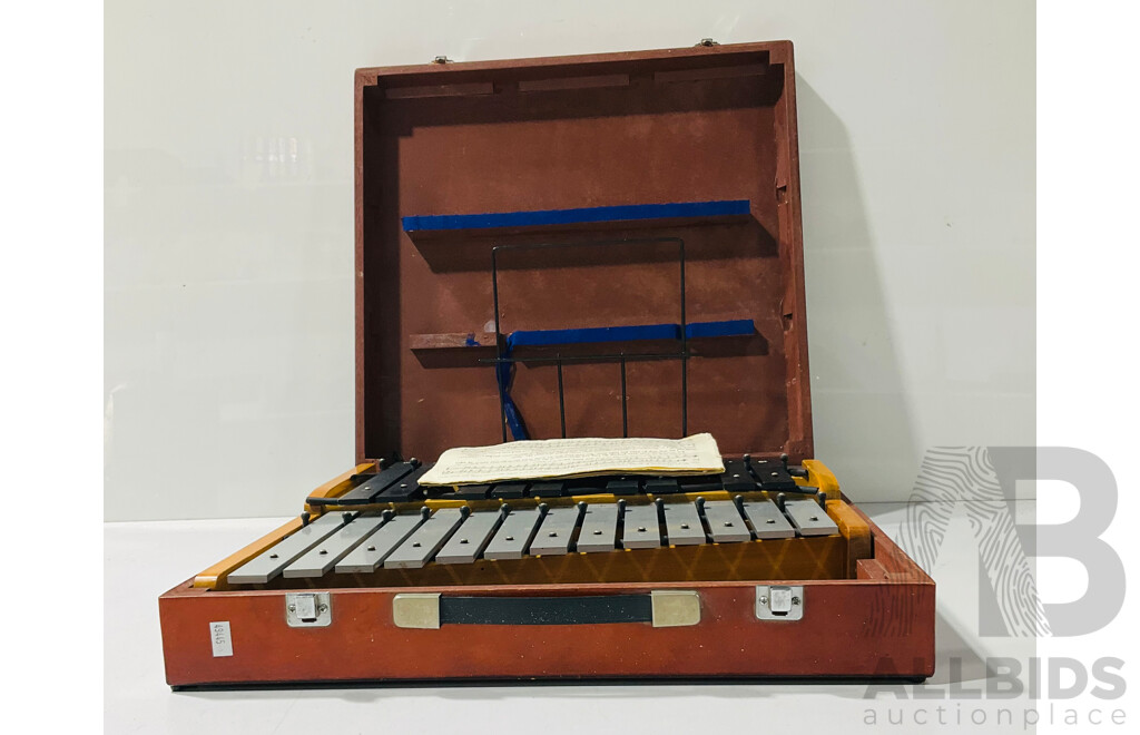 Suzuki Xylophone with Carrying Case - Missing Some Keys